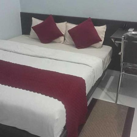 Hotel O Home Aditya Inn Suits Homestay Ayodhya المظهر الخارجي الصورة